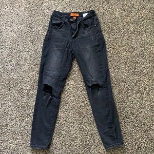 High wasted black jeans